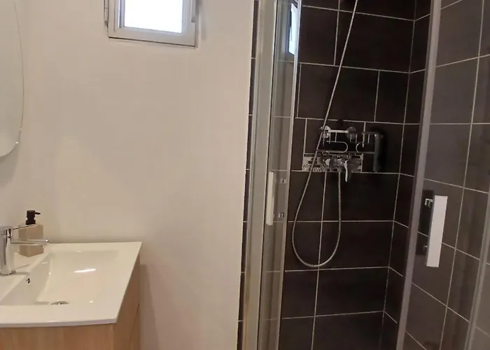 Aphrodite Apartment *